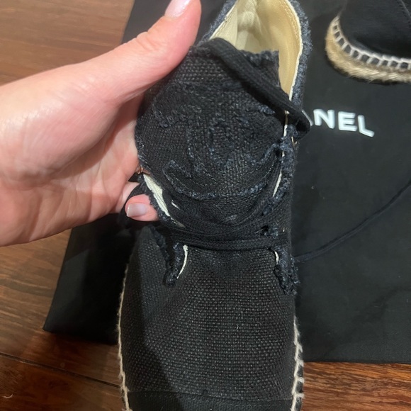 CHANEL Interlocking CC Logo Linen High Top Eapadrilles, Size 38 - Picture 2 of 7